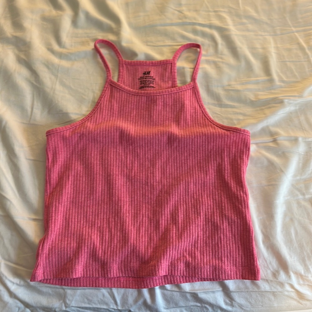 pink tanktop